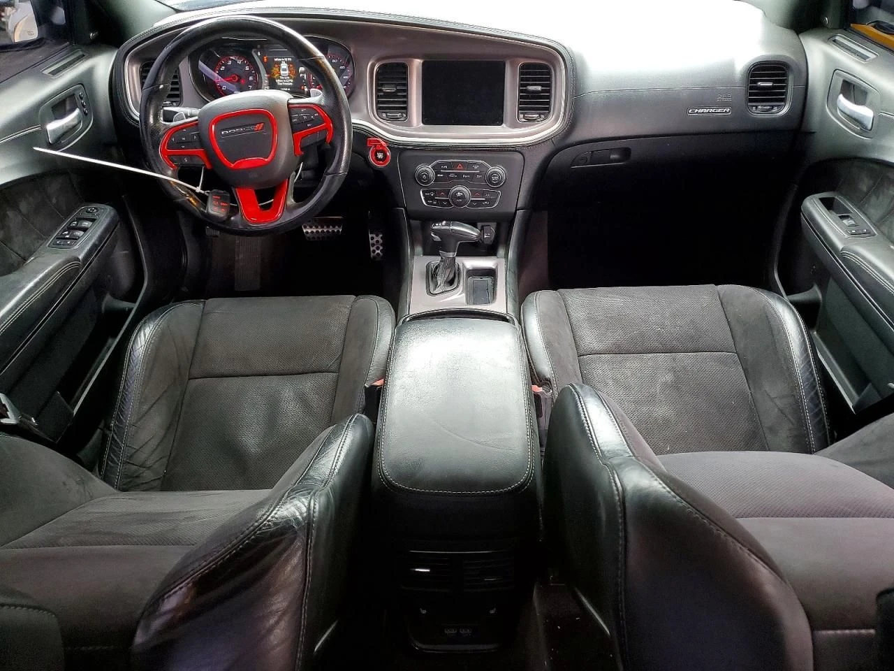 Dodge Charger  - изображение 8