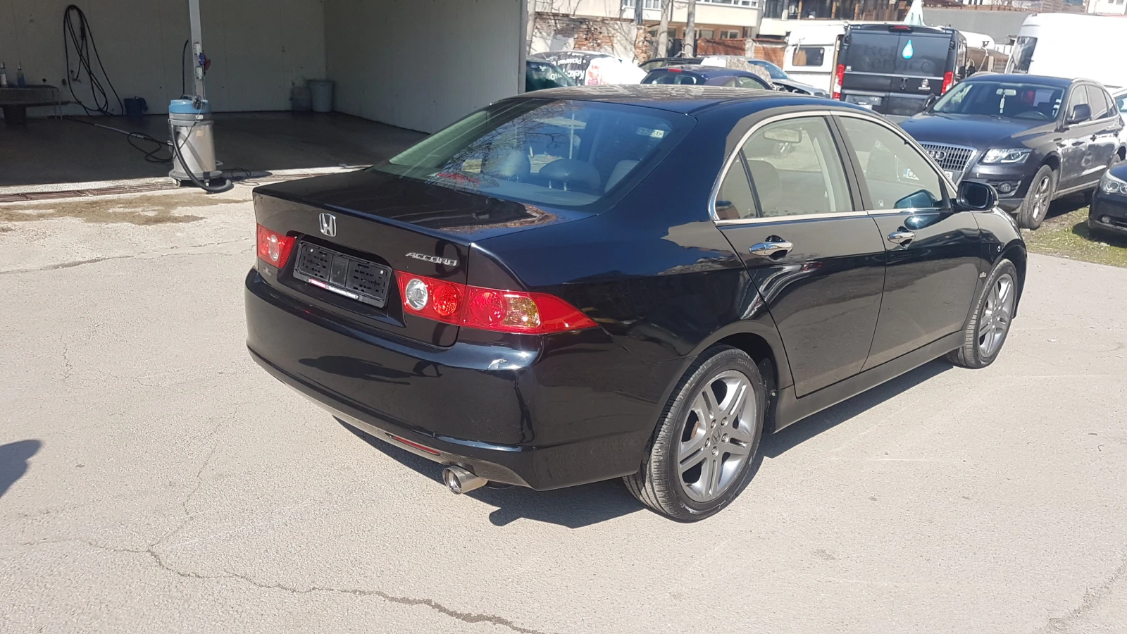 Honda Accord 2.0I SPECIAL-EDITION, снимка 8 - Автомобили и джипове - 53744385