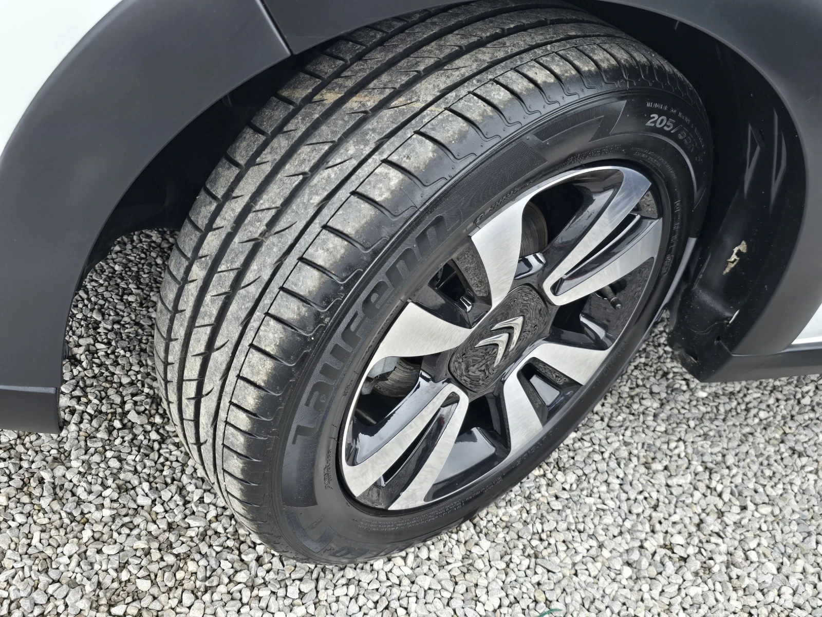 Citroen C3 1.2i/Лизинг, снимка 2 - Автомобили и джипове - 54002959