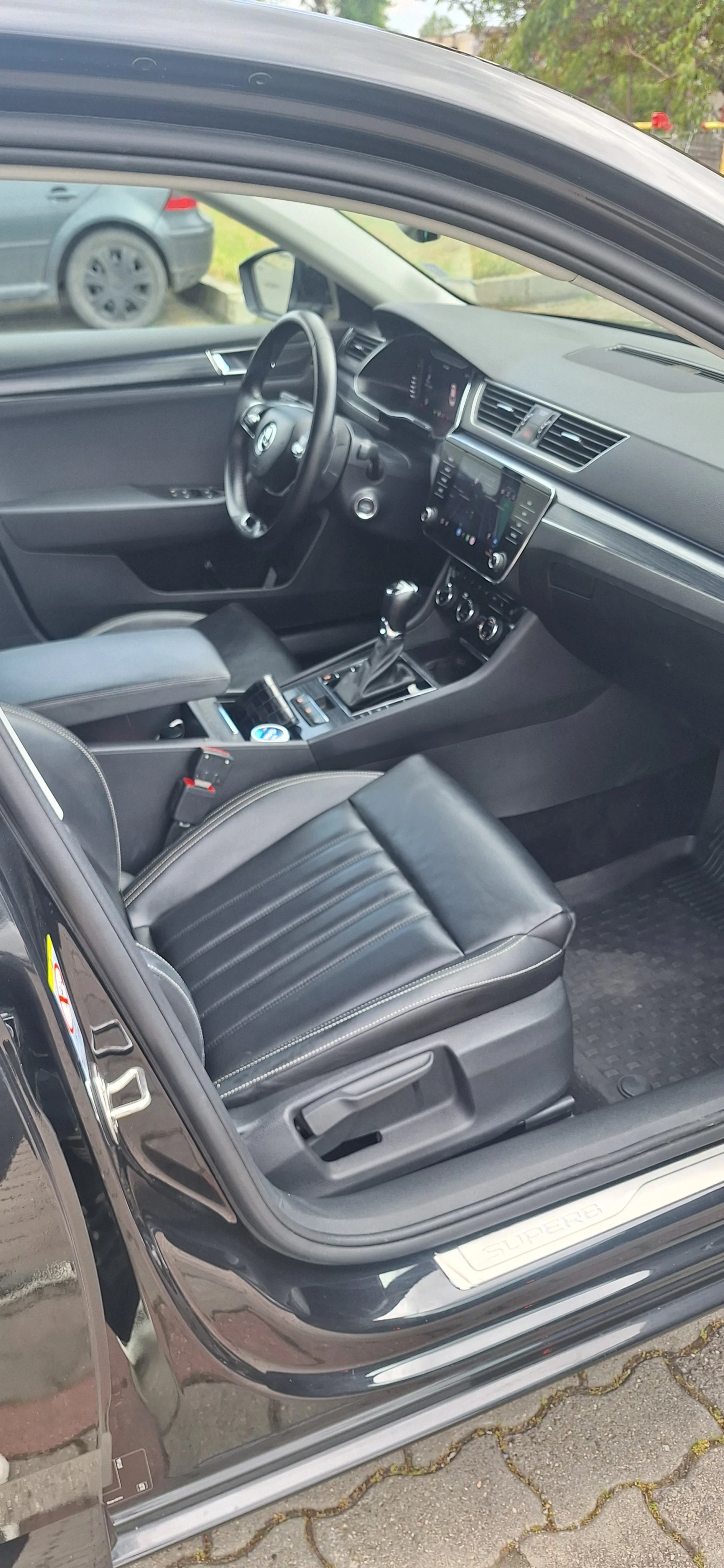 Skoda Superb 2.0TDI 56 хил.км., снимка 11 - Автомобили и джипове - 54547333