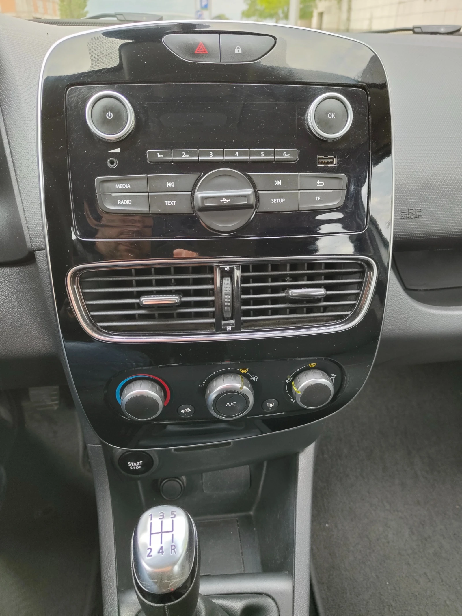 Renault Clio 0.9 SCe  -  N1, снимка 12 - Автомобили и джипове - 54644304