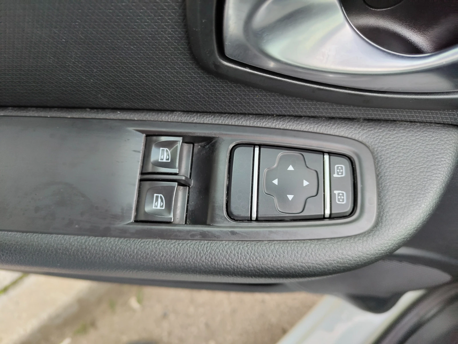 Renault Clio 0.9 SCe  -  N1, снимка 13 - Автомобили и джипове - 54644304