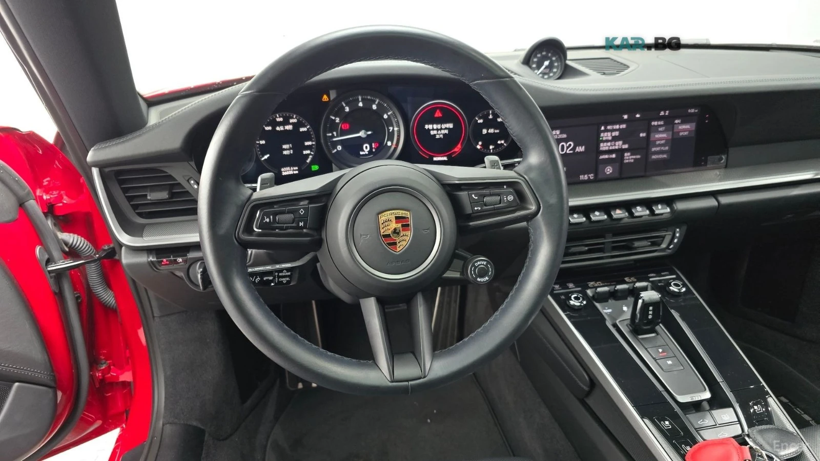 Porsche Carrera * 992* PDK* КОЖА* ПОДГРЕВ* ОБДУХВАНЕ* ПАНОРАМА* , снимка 13 - Автомобили и джипове - 54867653