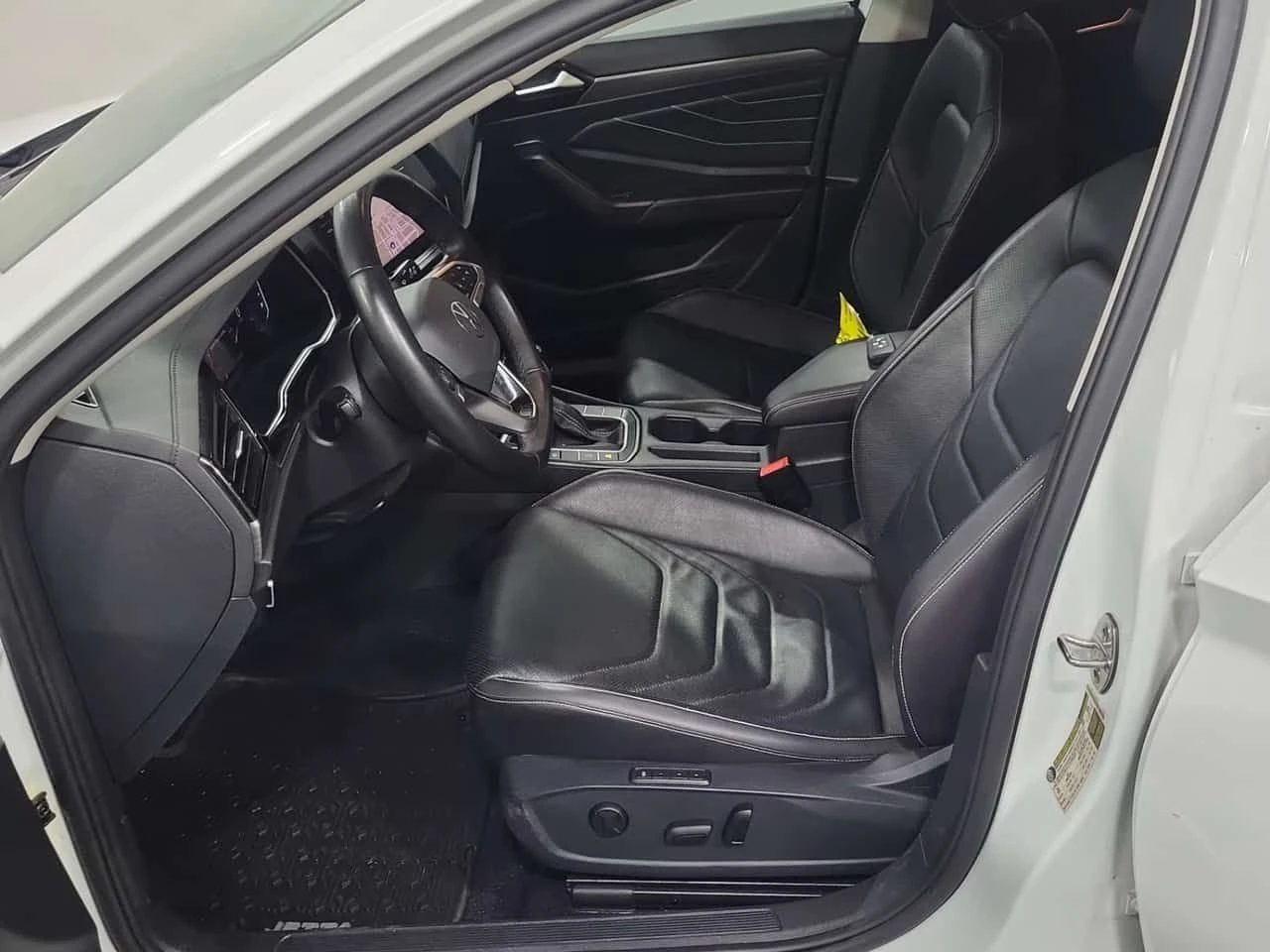VW Jetta * HIGHLINE * ГЛАВНО ПРЕДСТАВИТЕЛСТВО НА VW* , снимка 10 - Автомобили и джипове - 54970871