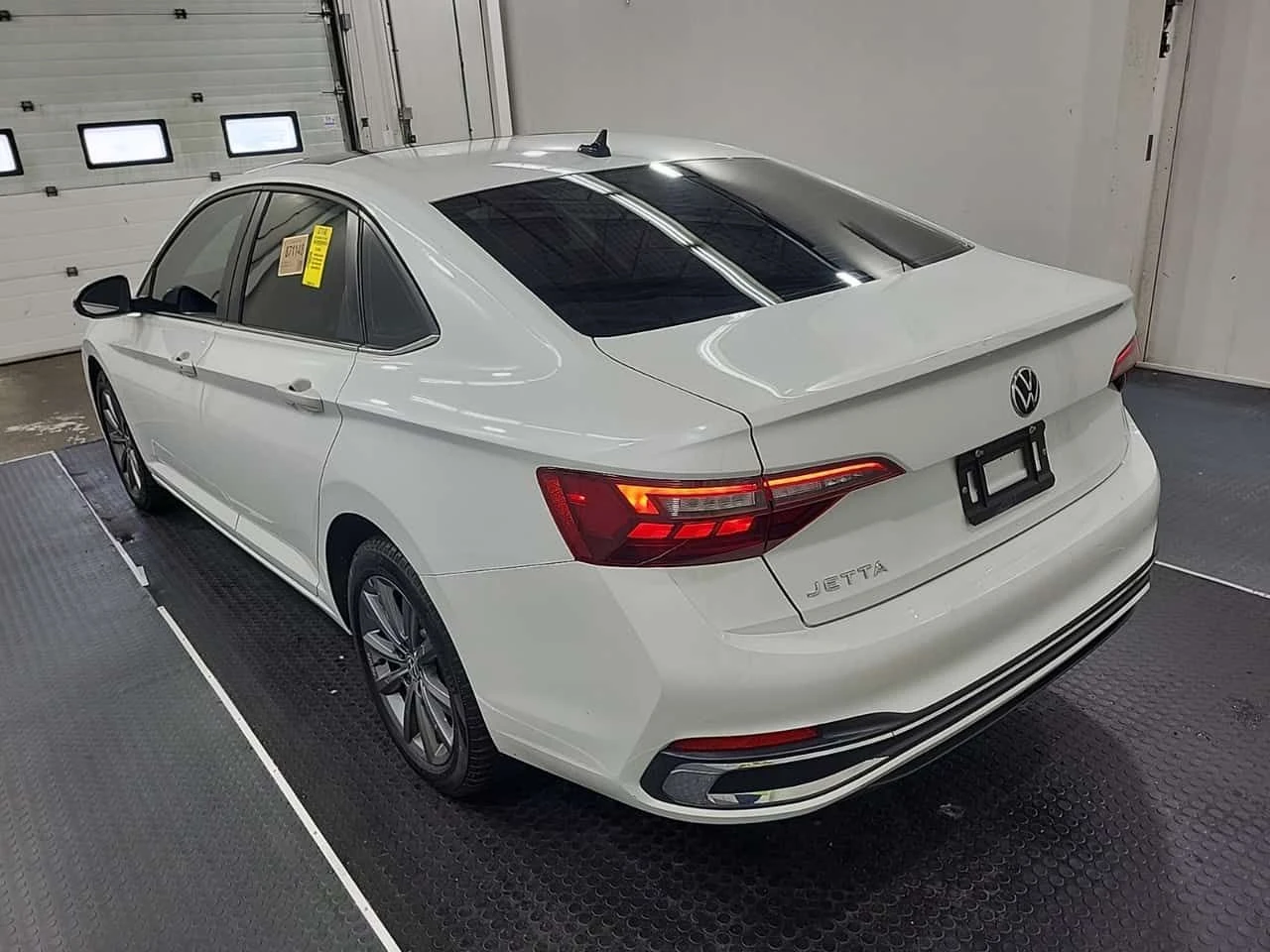 VW Jetta * HIGHLINE * ГЛАВНО ПРЕДСТАВИТЕЛСТВО НА VW* , снимка 4 - Автомобили и джипове - 54970871