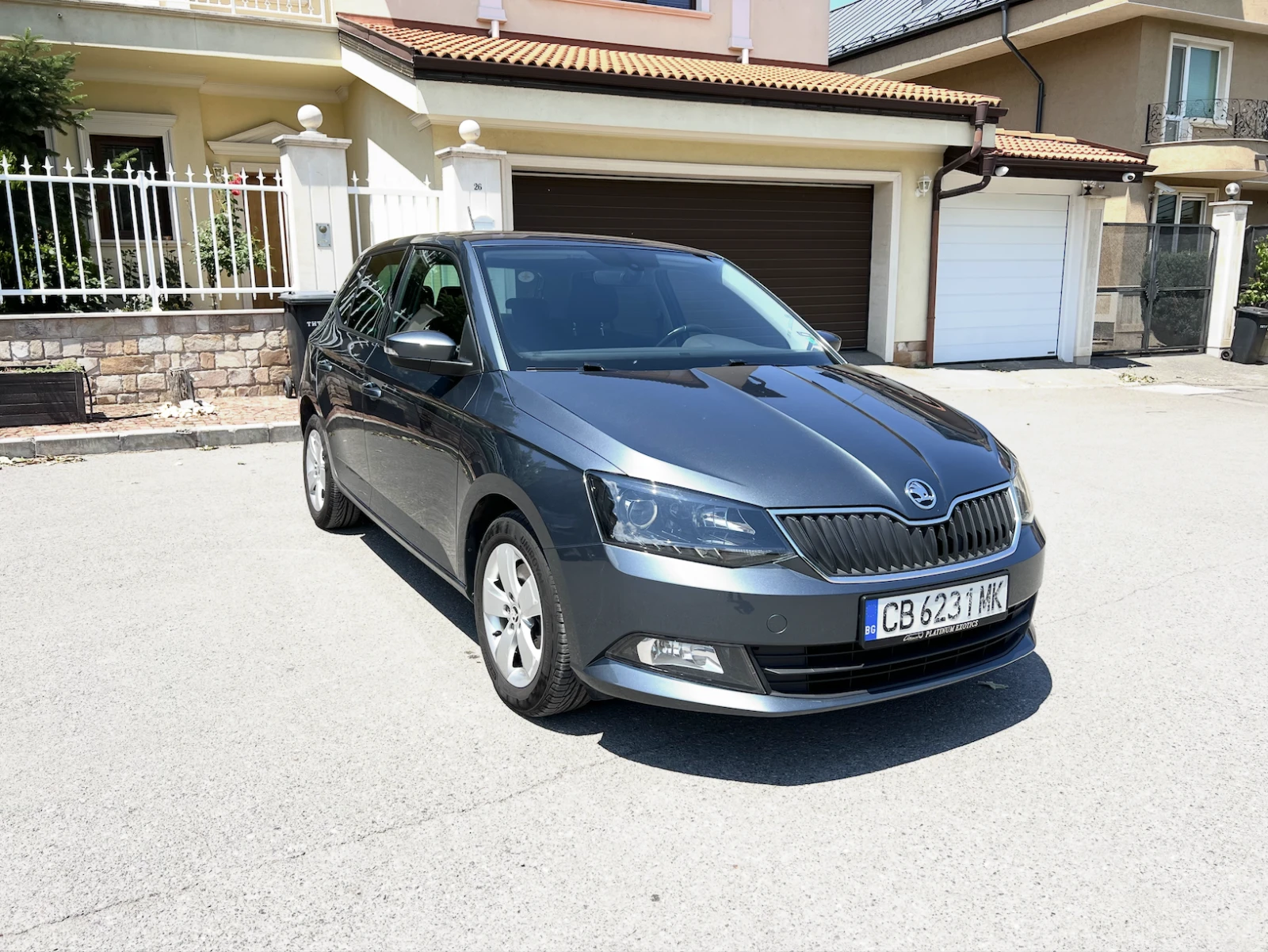 Skoda Fabia 1.0TSI DSG/Сервизна история/Apple CarPlay/Отоплени, снимка 4 - Автомобили и джипове - 55119475