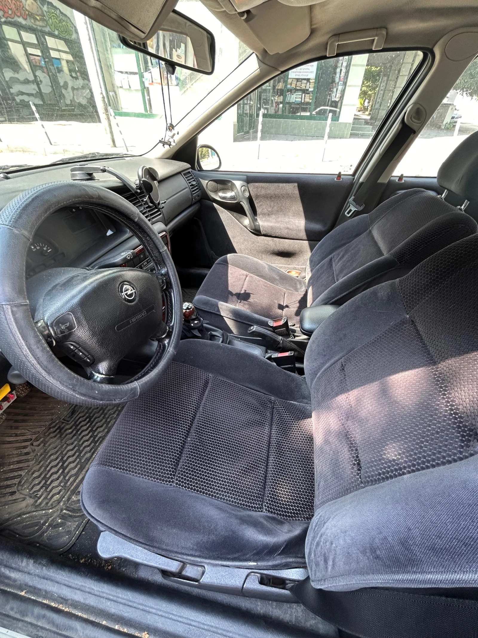 Opel Vectra 1.6 Facelift, снимка 5 - Автомобили и джипове - 55420245