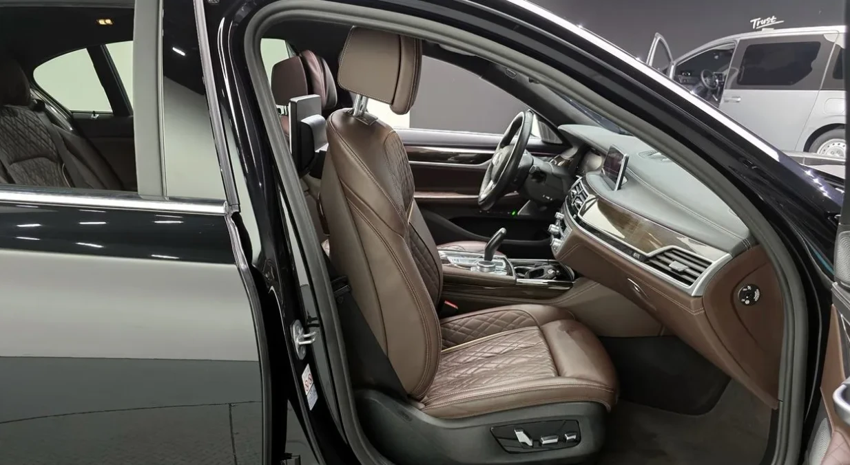 BMW 740 Li * ОБДУХВАНЕ * B&W * HEAD UP * TV * БЕЗ ИНЦИДЕНТ, снимка 9 - Автомобили и джипове - 55407382
