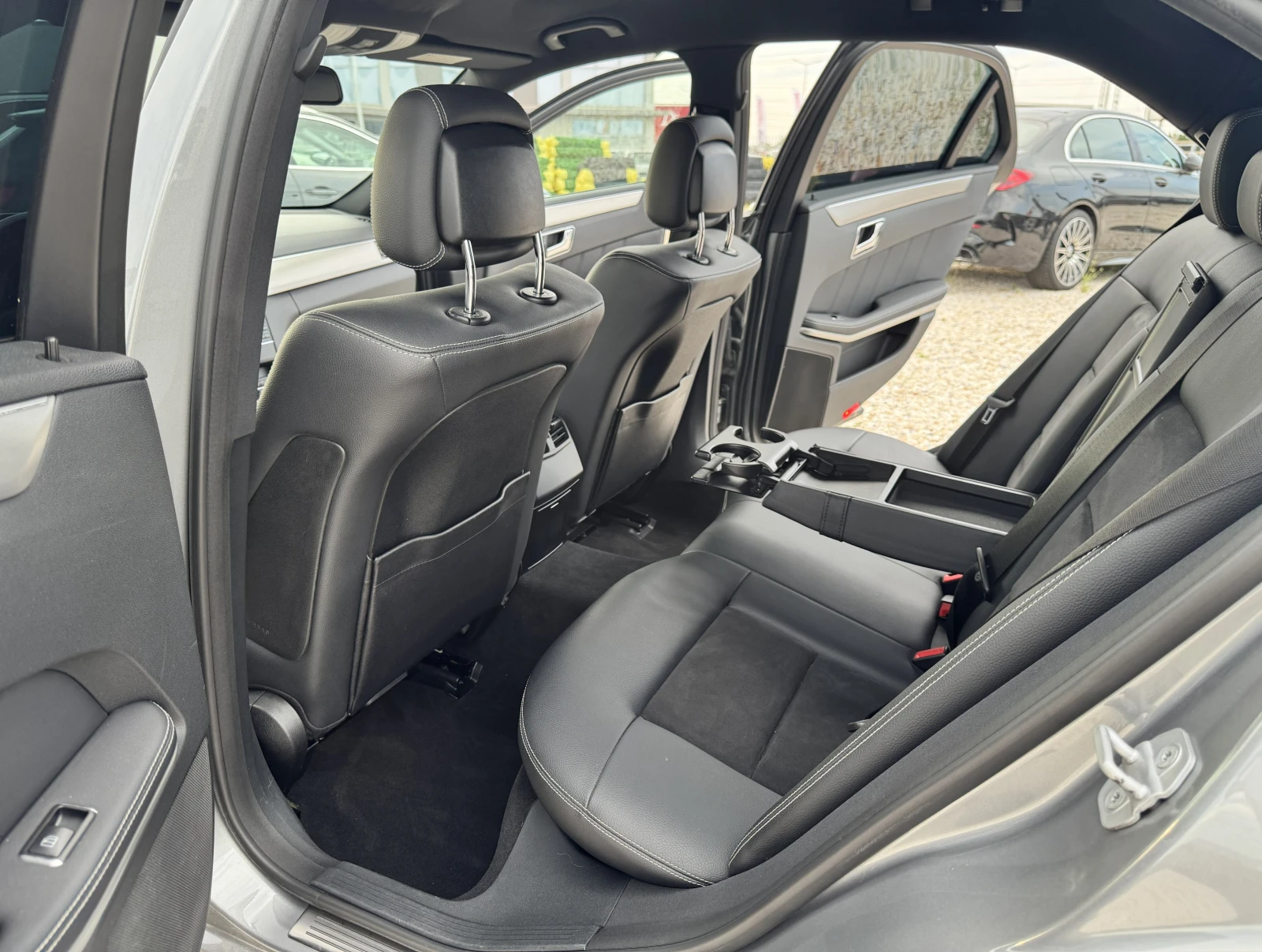 Mercedes-Benz E 350 AMG PACK 4X4 , снимка 10 - Автомобили и джипове - 55409671