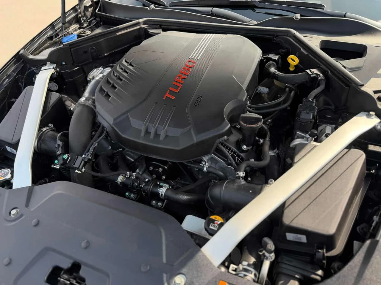 Kia Stinger  GT / CARFAX /3.6/CARPLAY, снимка 15 - Автомобили и джипове - 55702021