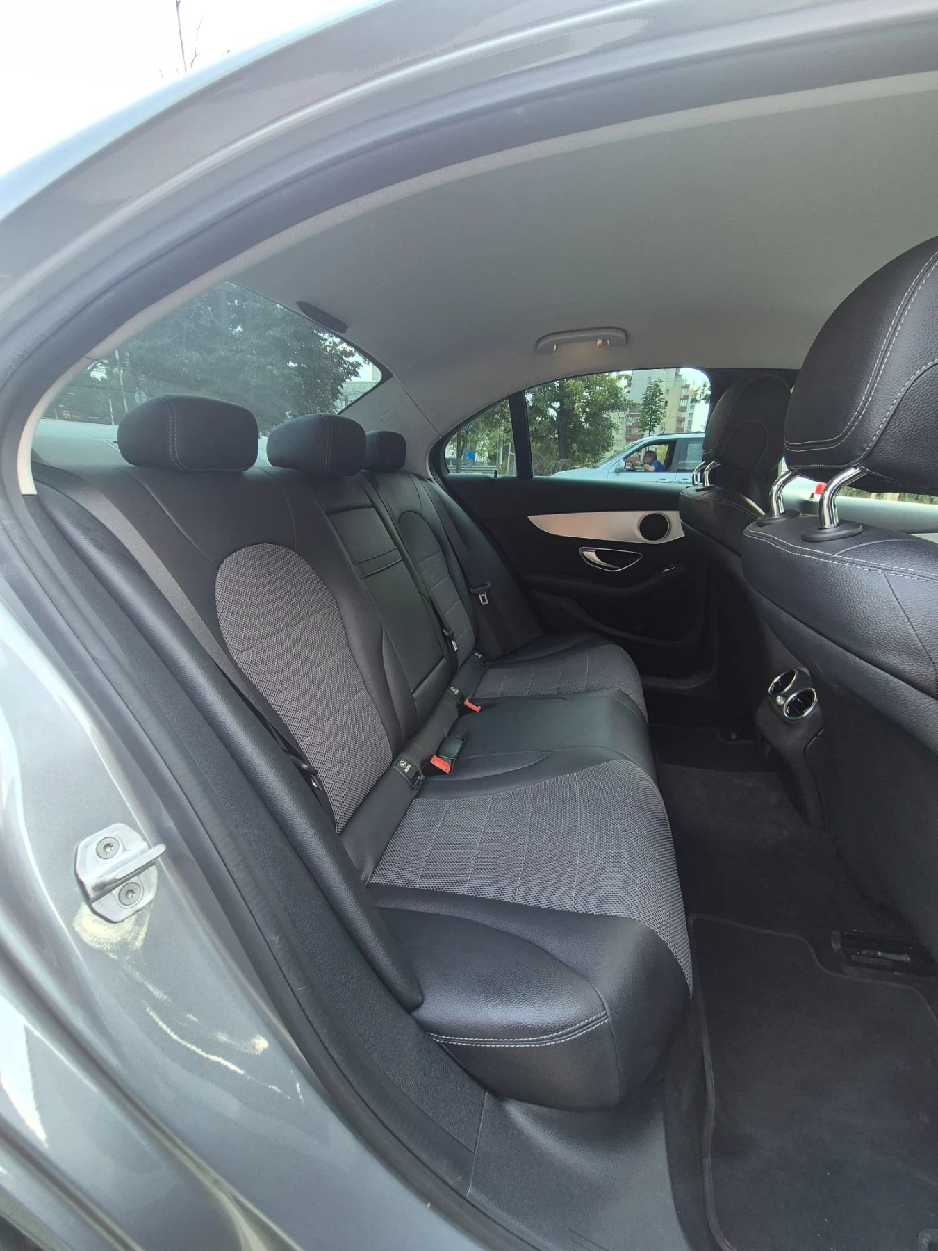 Mercedes-Benz C 200, снимка 12 - Автомобили и джипове - 55771107