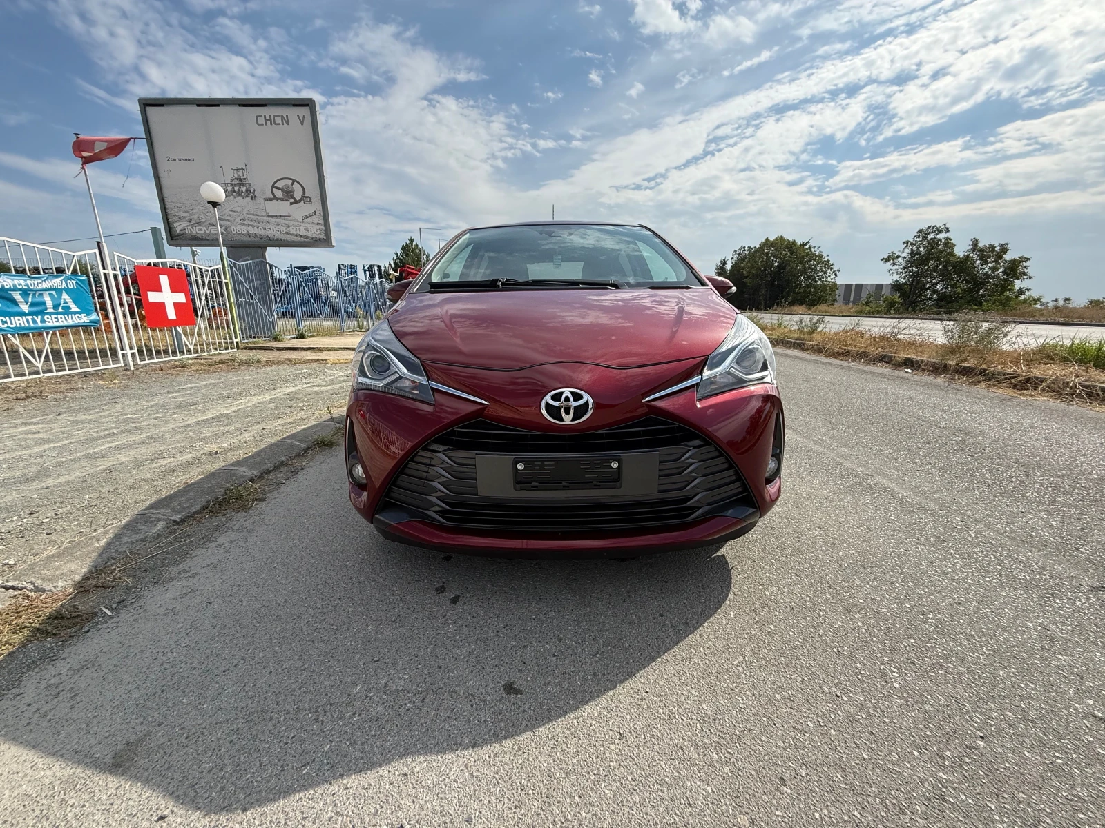 Toyota Yaris 20 - ANNIVERSARY  , FACELIFT , ШВЕЙЦАРИЯ, снимка 4 - Автомобили и джипове - 55944074