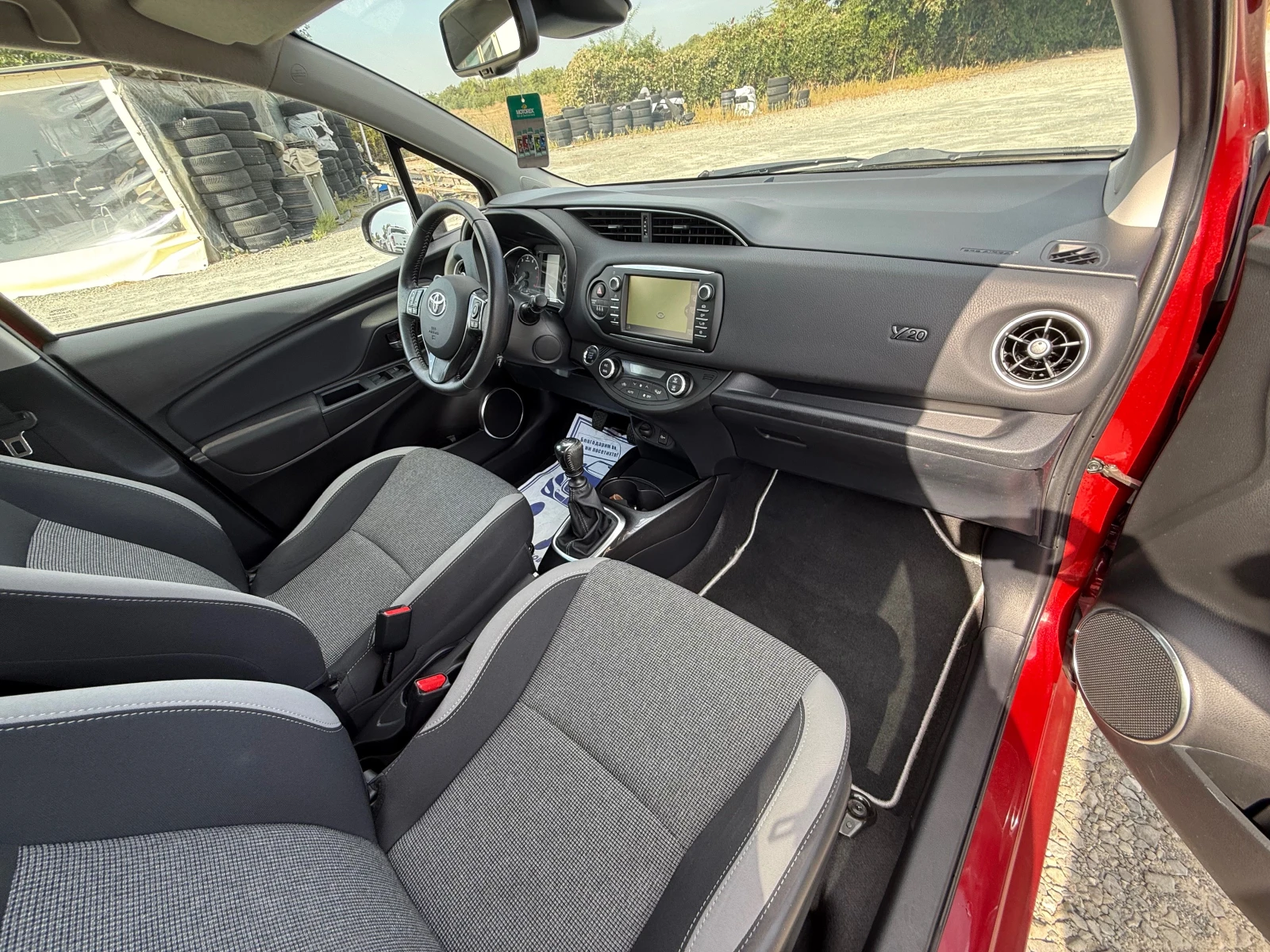 Toyota Yaris 20 - ANNIVERSARY  , FACELIFT , ШВЕЙЦАРИЯ, снимка 9 - Автомобили и джипове - 55944074