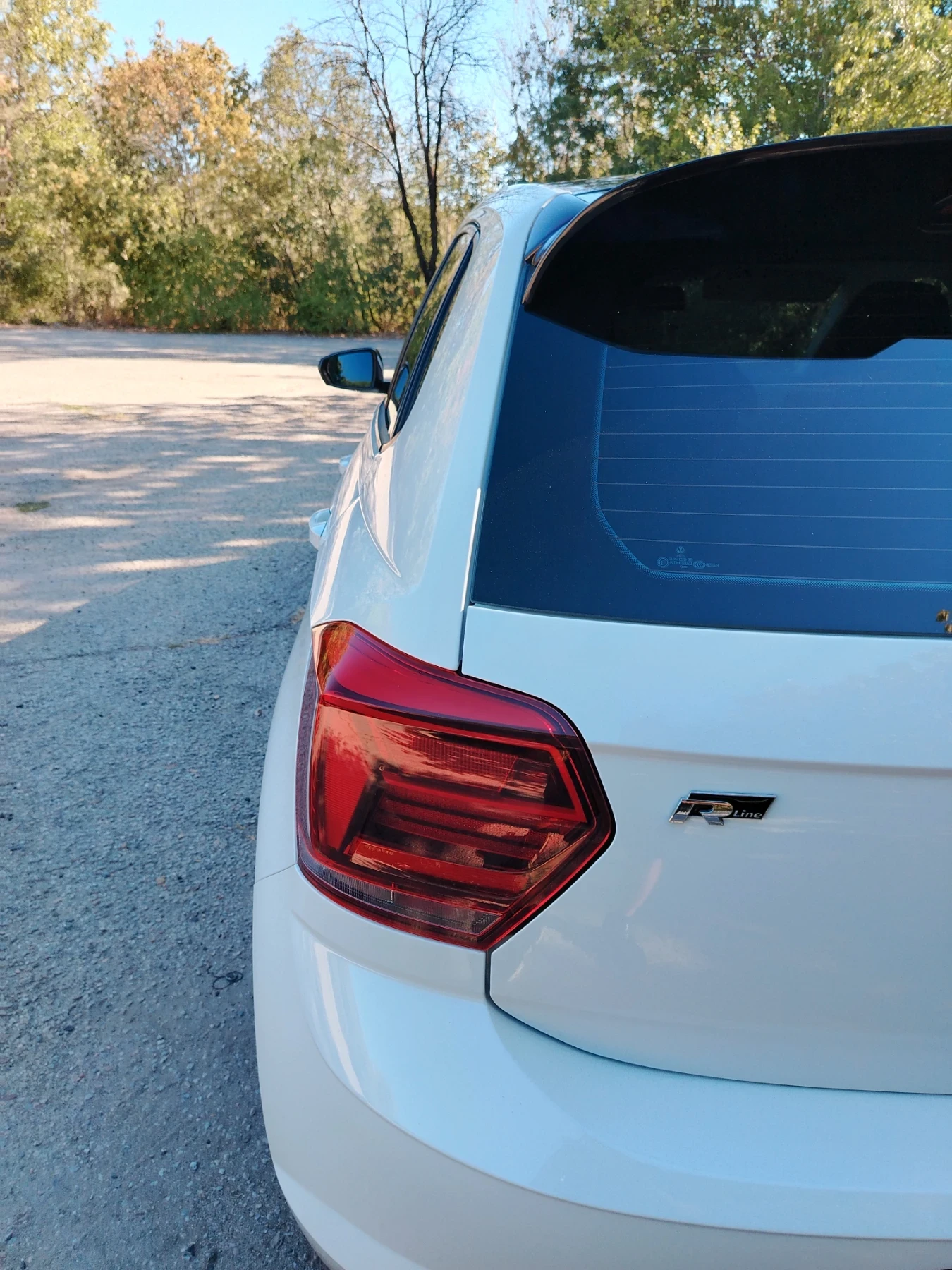 VW Polo 1.0 mpi R-Line, снимка 14 - Автомобили и джипове - 55968780