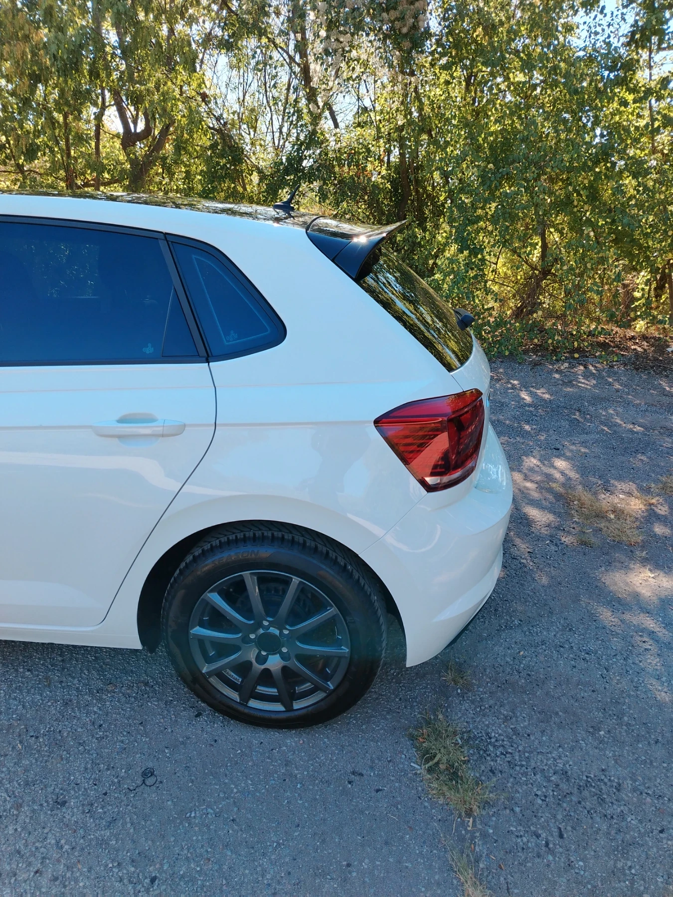 VW Polo 1.0 mpi R-Line, снимка 6 - Автомобили и джипове - 55968780