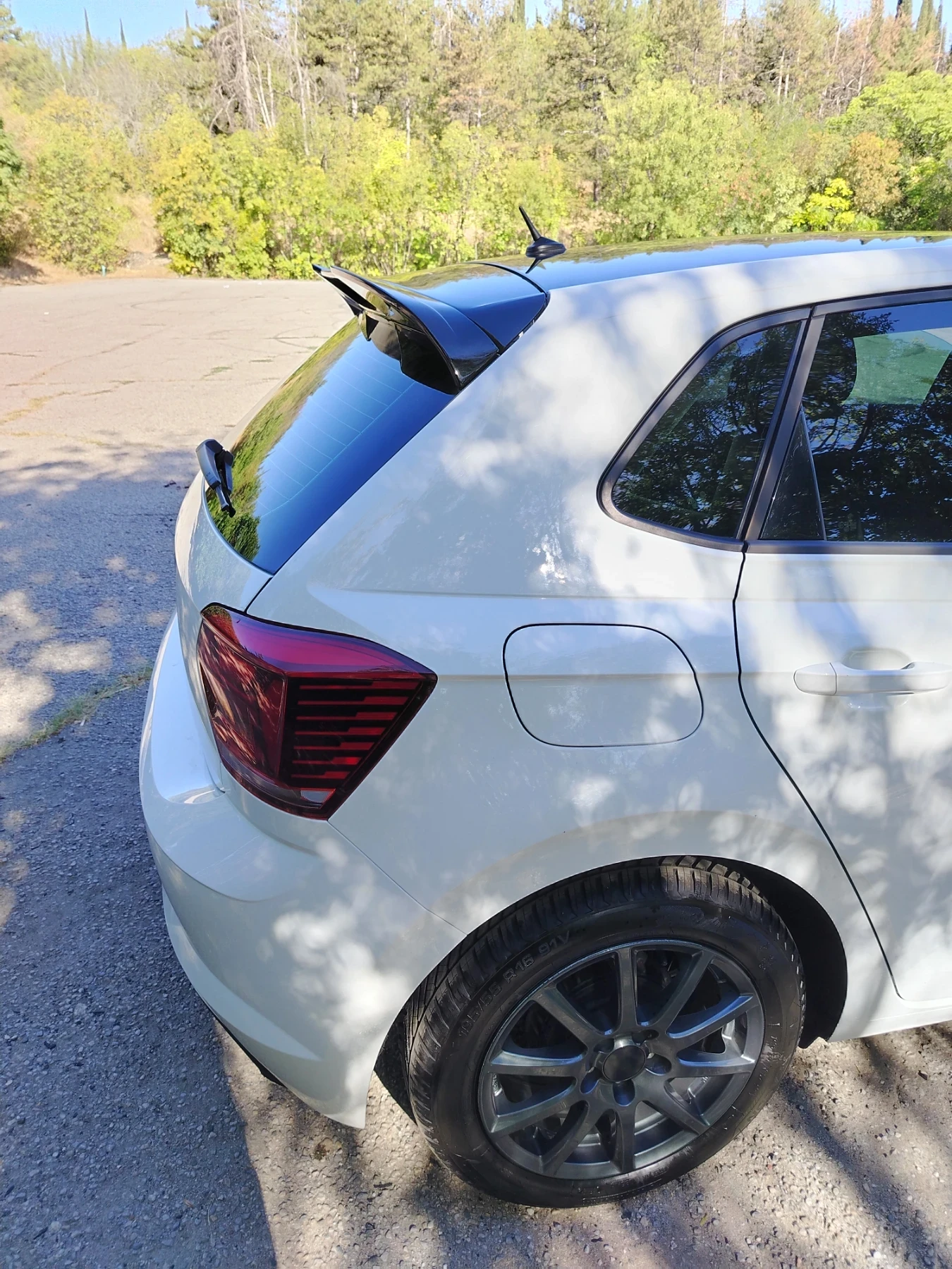 VW Polo 1.0 mpi R-Line, снимка 9 - Автомобили и джипове - 55968780