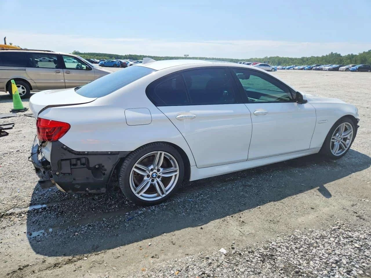 BMW 535 * CARFAX * БЕЗ ПЪРВОНАЧАЛНА ВНОСКА, снимка 3 - Автомобили и джипове - 56314697