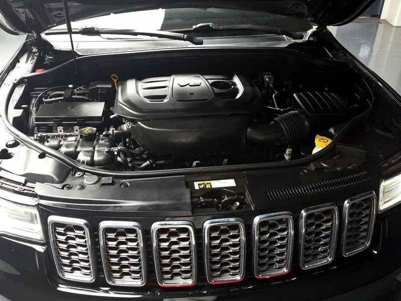 Jeep Cherokee 3.6 Overland| 295к.с.| ВКЛ.ТЕХНОТЕСТ, снимка 6 - Автомобили и джипове - 55130380