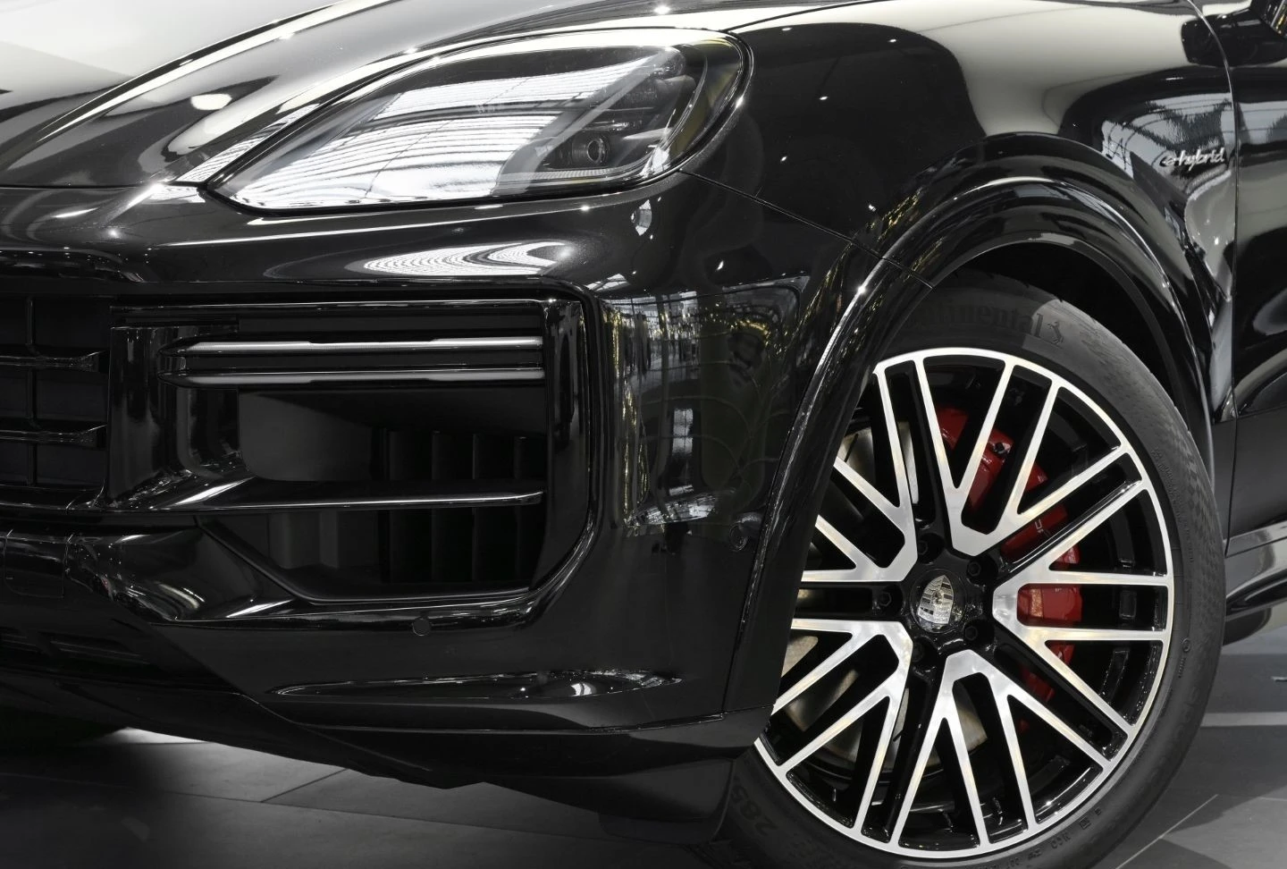 Porsche Cayenne TURBO E-HYBRID/FACE/COUPE/CARBON/BOSE/MATRIX/HUD/ - изображение 2