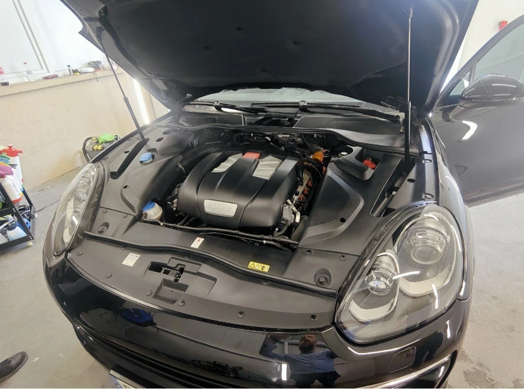 Porsche Cayenne E-hybrid  - изображение 2