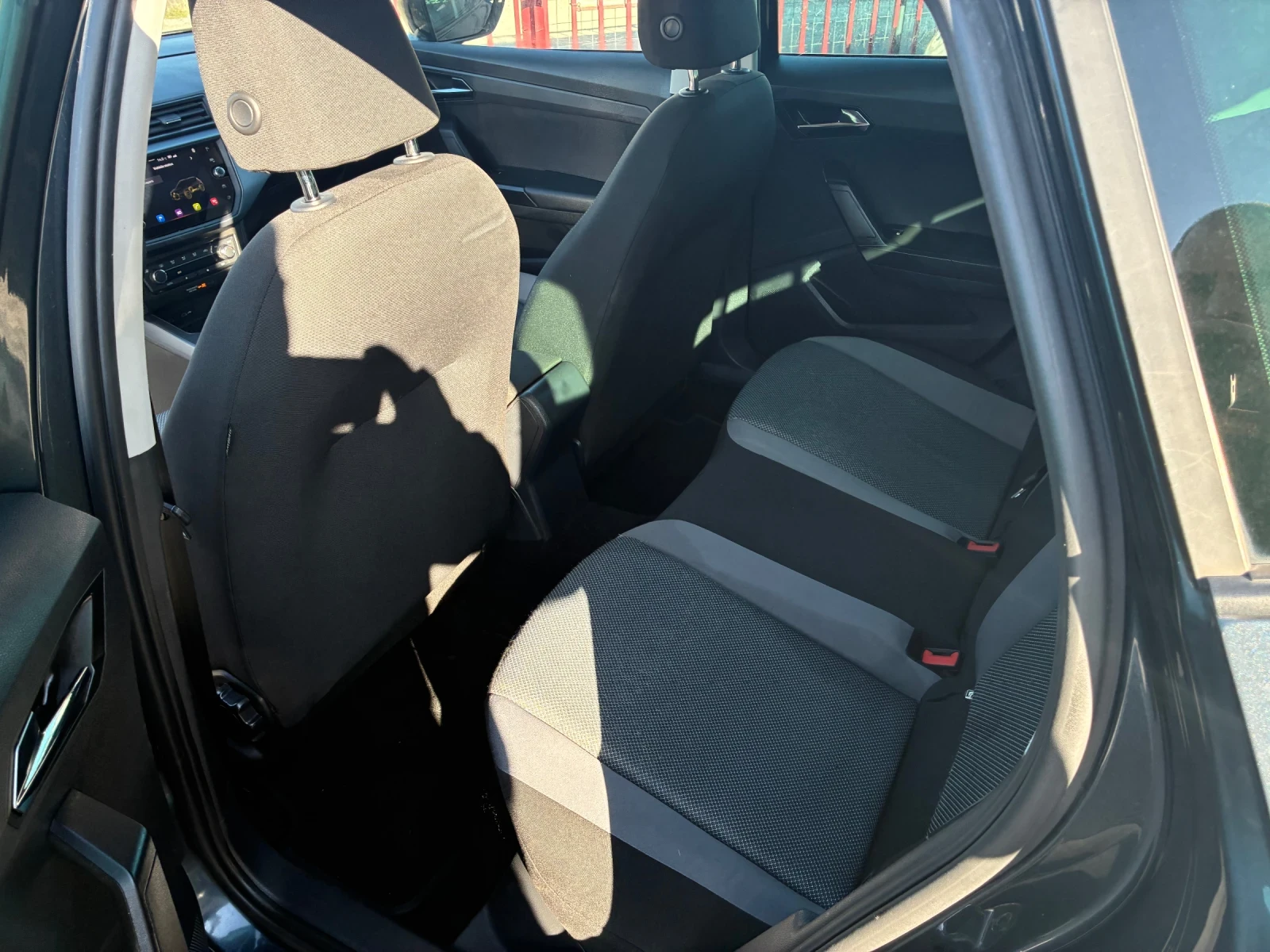 Seat Arona 1.0TGI CNG, снимка 7 - Автомобили и джипове - 53618835