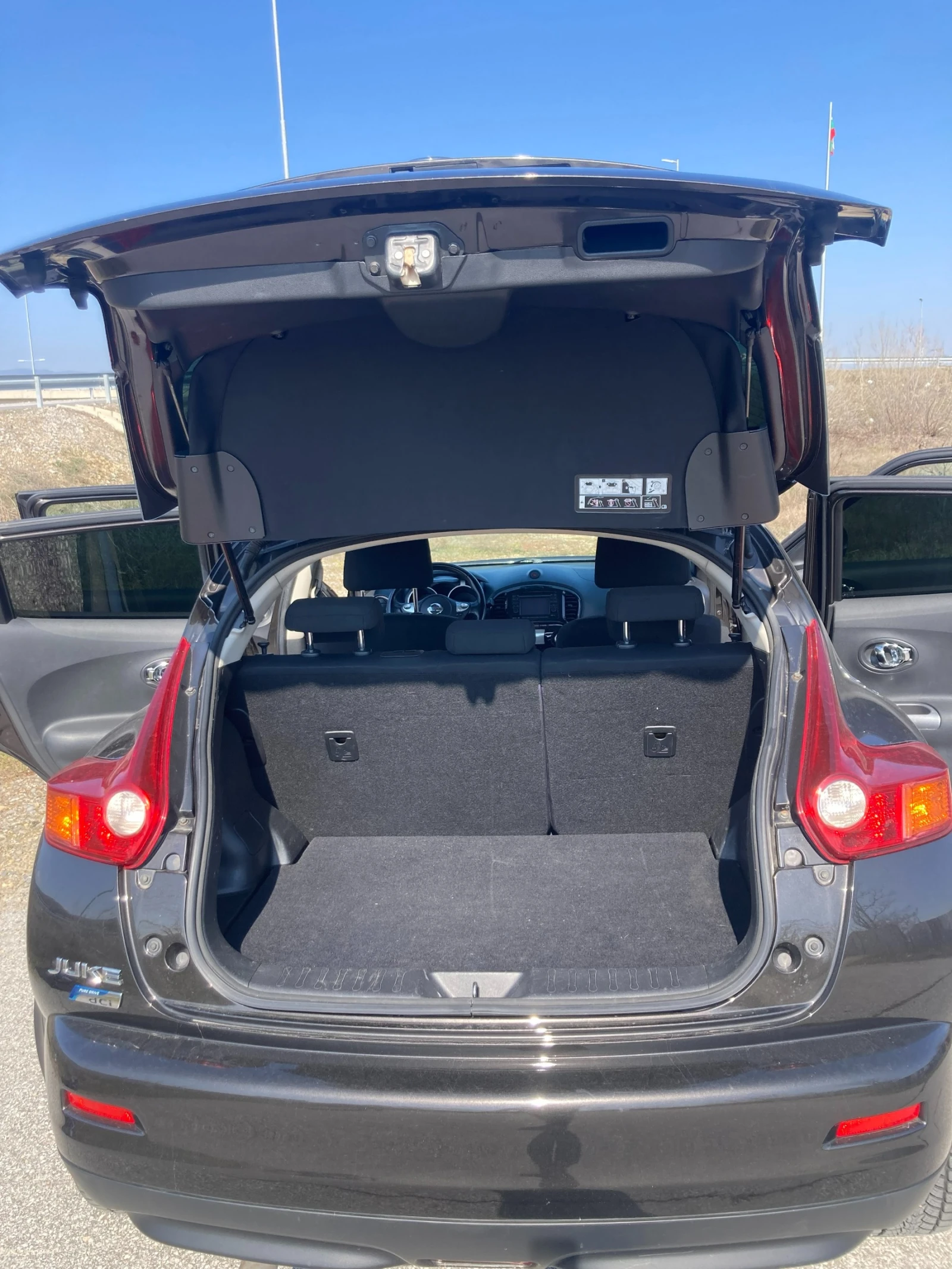 Nissan Juke, снимка 9 - Автомобили и джипове - 53763711