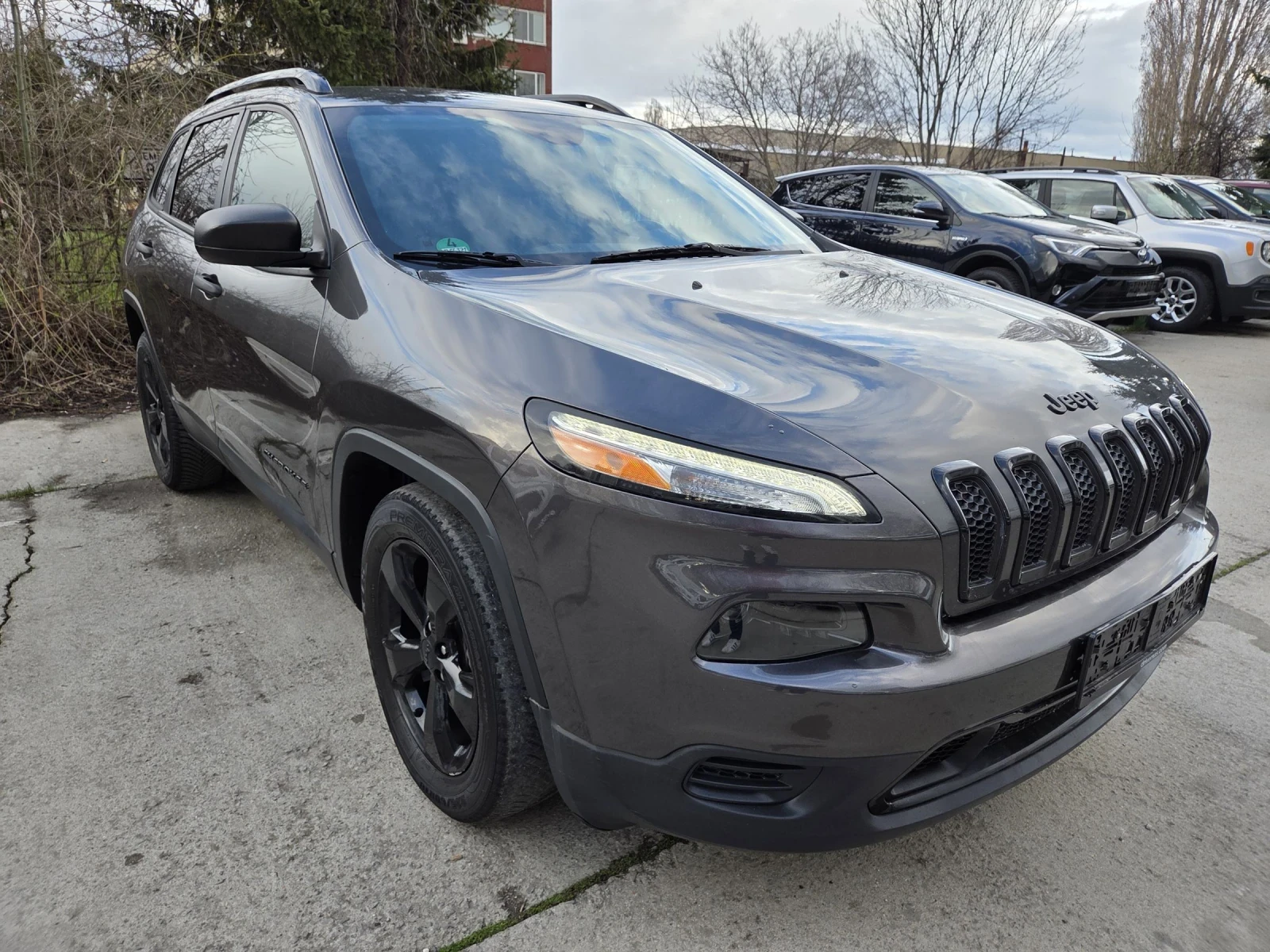 Jeep Cherokee Automatic /Nato car