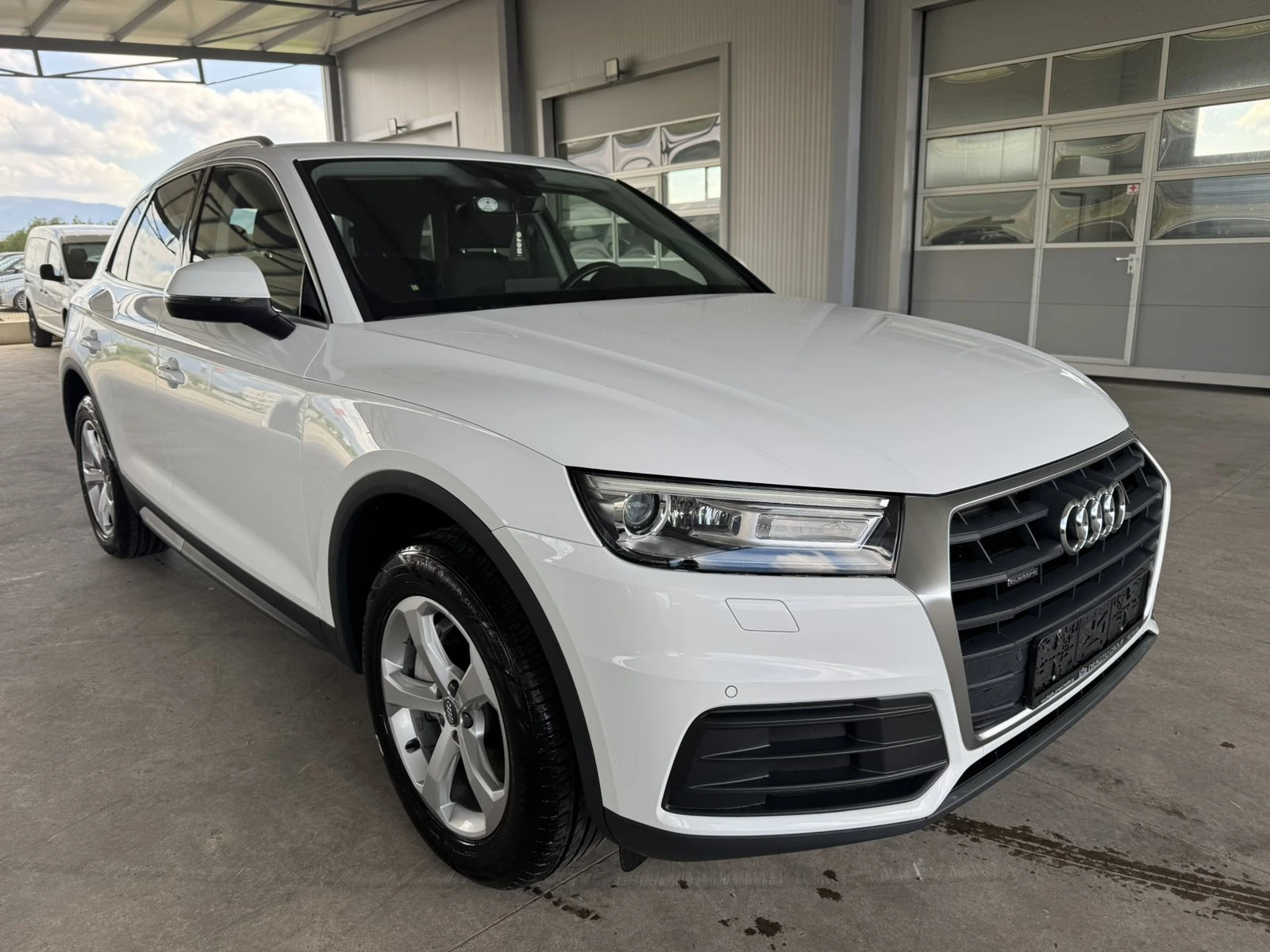 Audi Q5 40TDI* 190ps* quattro* НАВИ* КАМЕРА, снимка 7 - Автомобили и джипове - 54377878