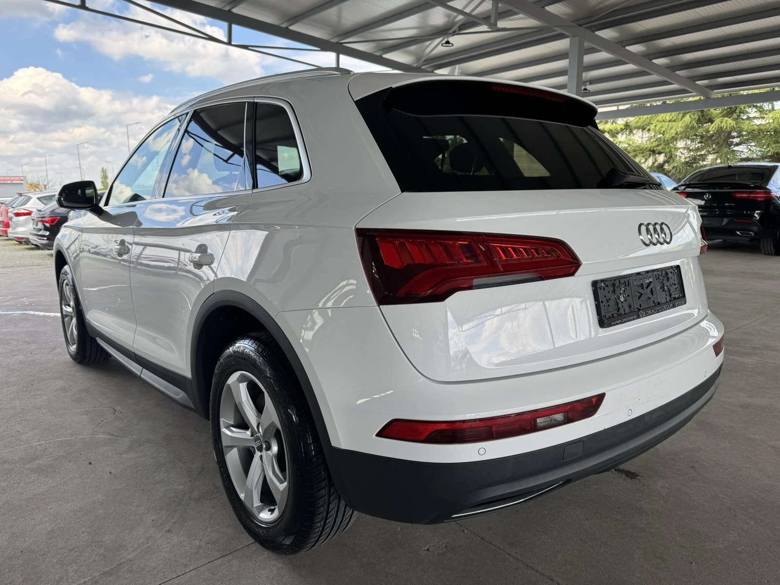 Audi Q5 40TDI* 190ps* quattro* НАВИ* КАМЕРА, снимка 3 - Автомобили и джипове - 54377878