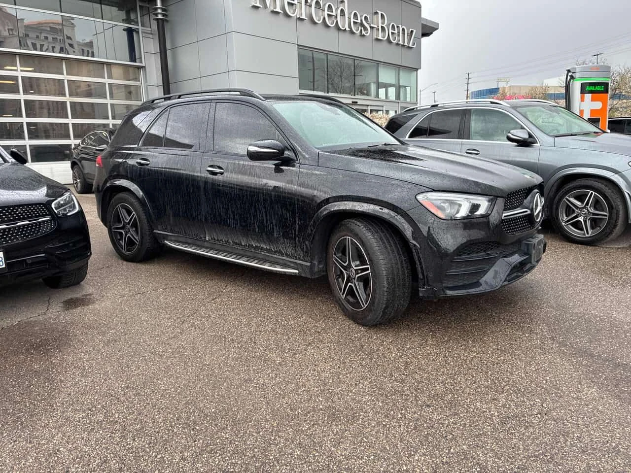 Mercedes-Benz GLE 450 * CARFAX * BURMESTER * 2 КЛЮЧА * КЛИП НА МОТОРА, снимка 3 - Автомобили и джипове - 54459652