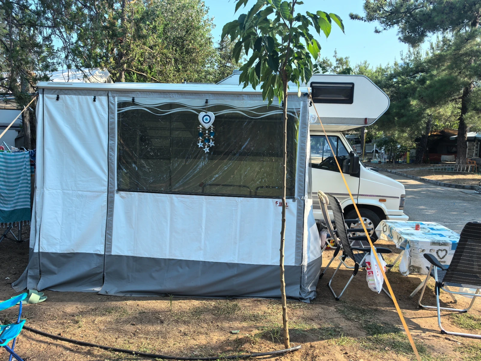 Кемпер HYMER / ERIBA, снимка 14 - Каравани и кемпери - 55530468