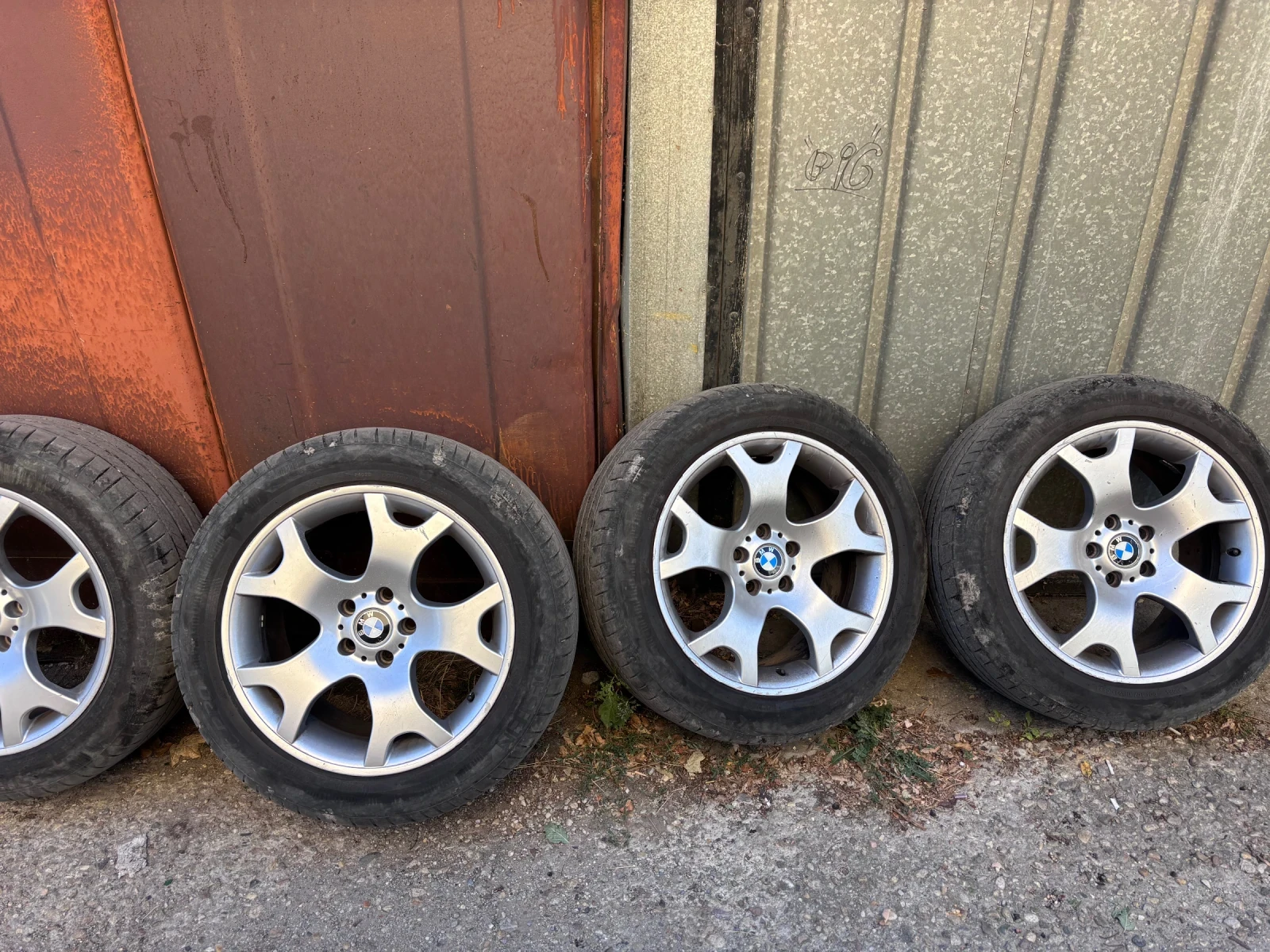 Гуми с джанти Vredestein 285/45R19