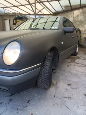 Mercedes-Benz E 200 Газ , снимка 3