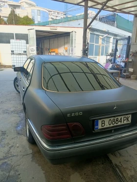 Mercedes-Benz E 200 Газ , снимка 15