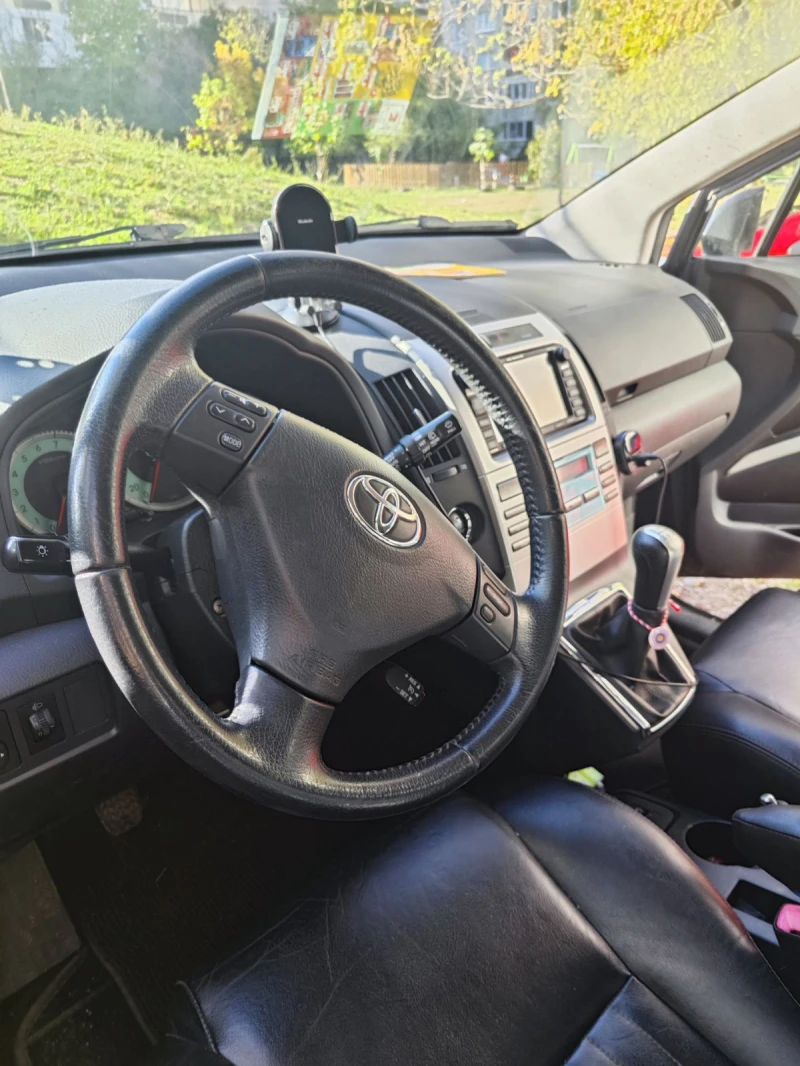 Toyota Verso 2008, 1.8 VVT, снимка 3 - Автомобили и джипове - 47387078