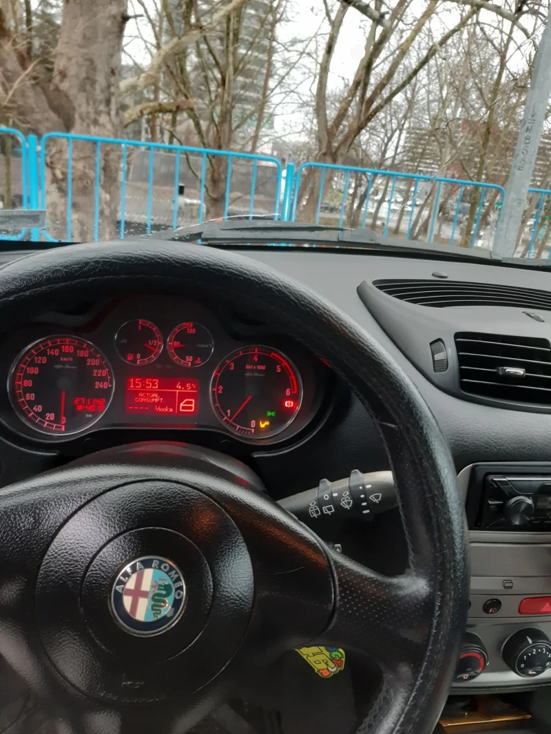 Alfa Romeo 147, снимка 8 - Автомобили и джипове - 48841529