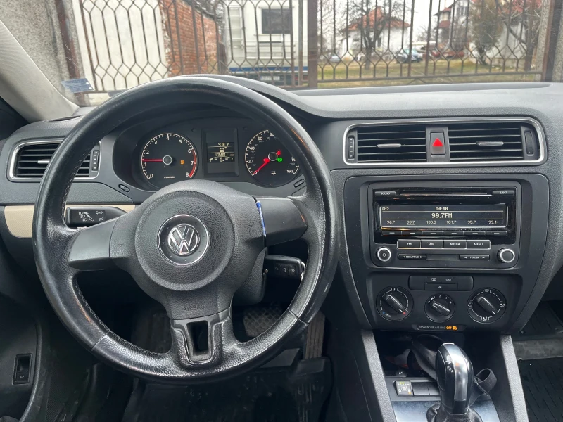 VW Jetta 2.0, снимка 6 - Автомобили и джипове - 49303181