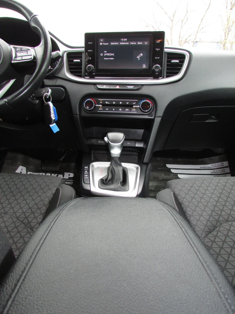 Kia Ceed 1.6CRDI MILD HYBRID, снимка 12 - Автомобили и джипове - 49774569