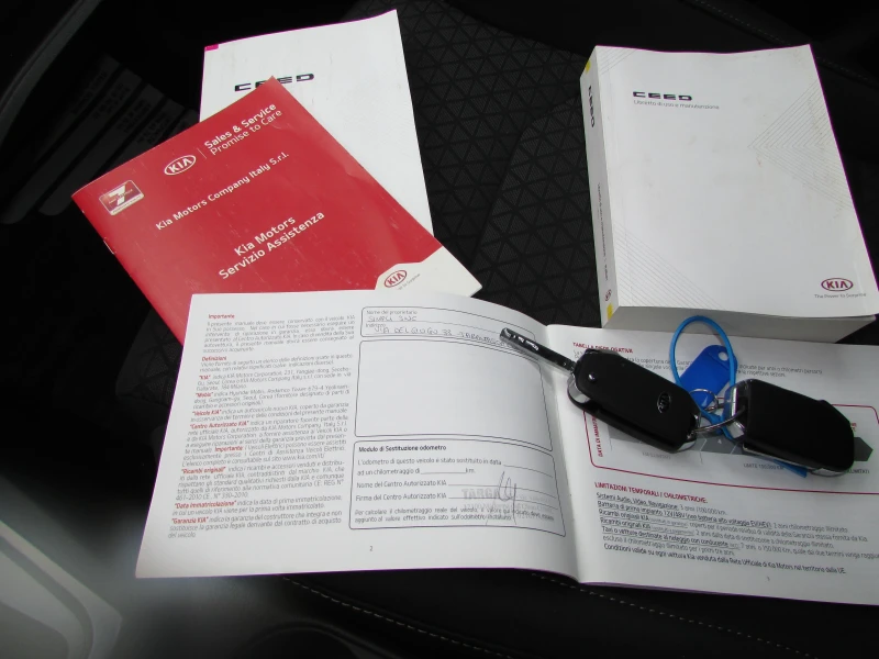 Kia Ceed 1.6CRDI MILD HYBRID, снимка 14 - Автомобили и джипове - 49774569