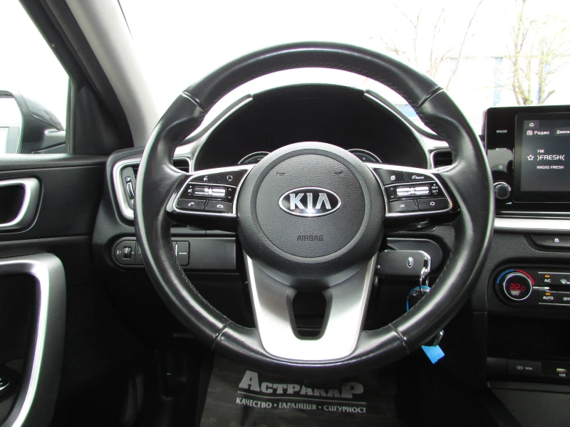 Kia Ceed 1.6CRDI MILD HYBRID, снимка 11 - Автомобили и джипове - 49774569