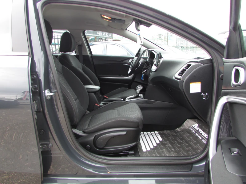 Kia Ceed 1.6CRDI MILD HYBRID, снимка 10 - Автомобили и джипове - 49774569
