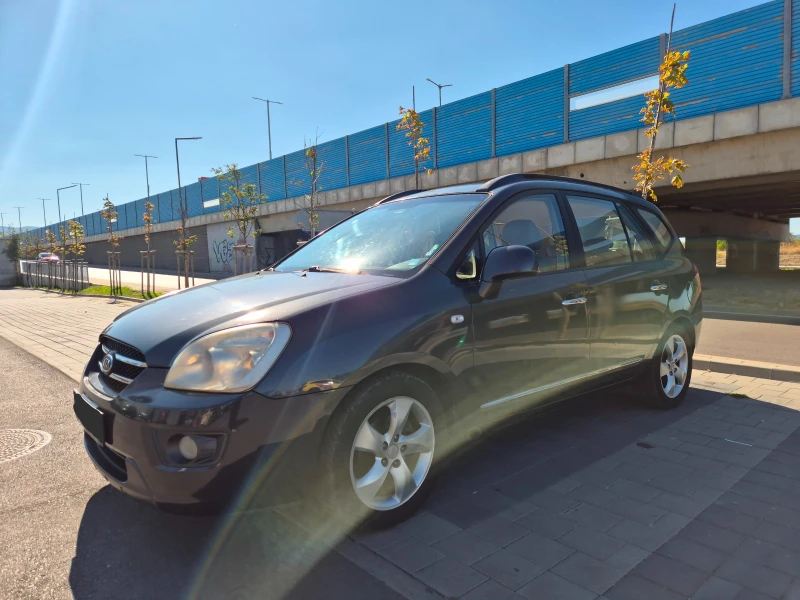 Kia Carens 2.0 CRDi, снимка 3 - Автомобили и джипове - 52636073