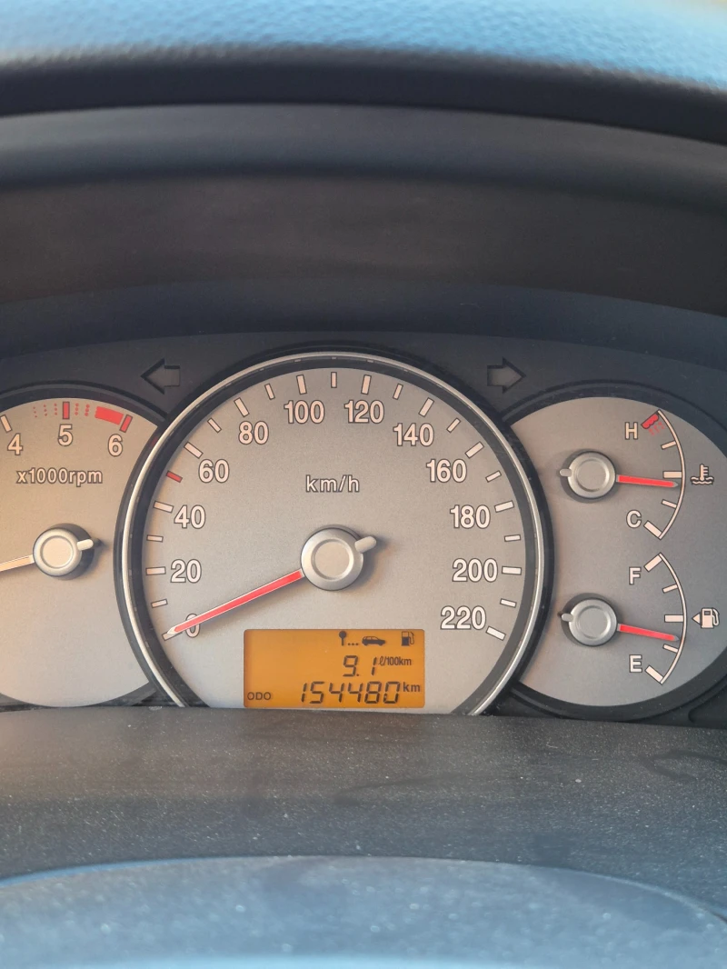 Kia Carens 2.0 CRDi, снимка 16 - Автомобили и джипове - 52636073