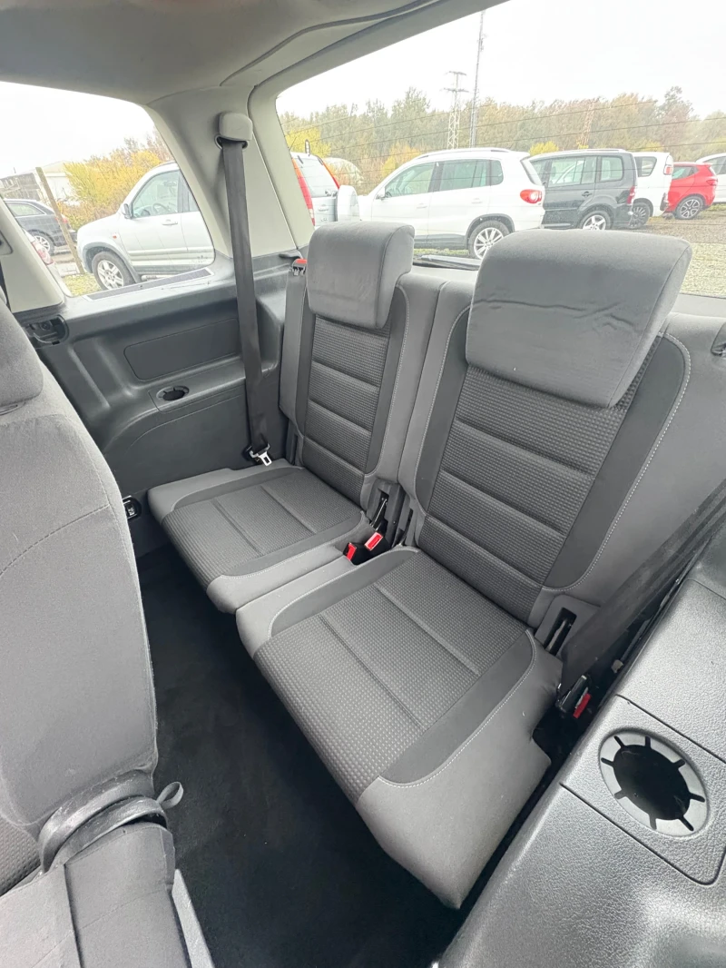 VW Touran 1.9TDI-7МЕСТА, снимка 12 - Автомобили и джипове - 52339713