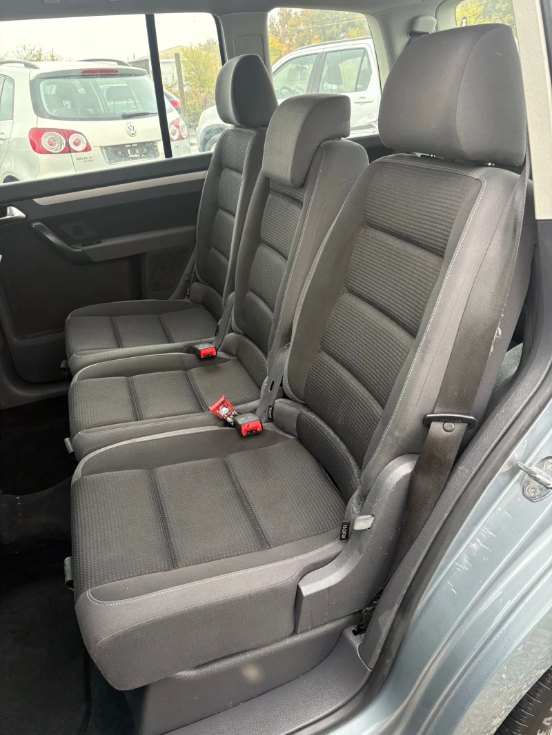 VW Touran 1.9TDI-7МЕСТА, снимка 11 - Автомобили и джипове - 52339713