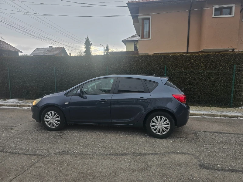 Opel Astra Гаражна-Климатр, снимка 2 - Автомобили и джипове - 53235841