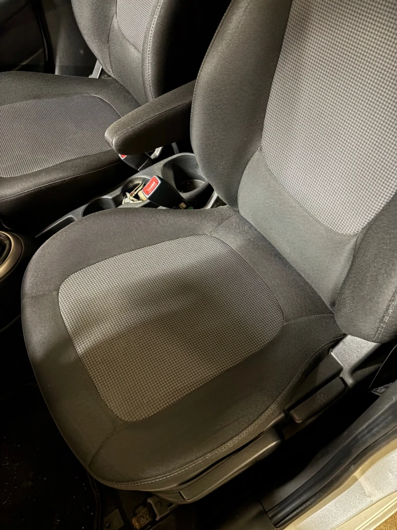 Hyundai I20, снимка 9 - Автомобили и джипове - 53434309