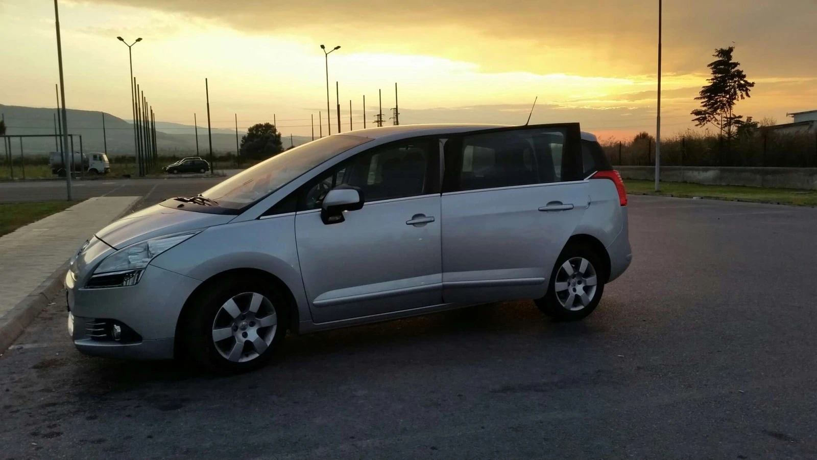 Peugeot 5008 | Mobile.bg   1