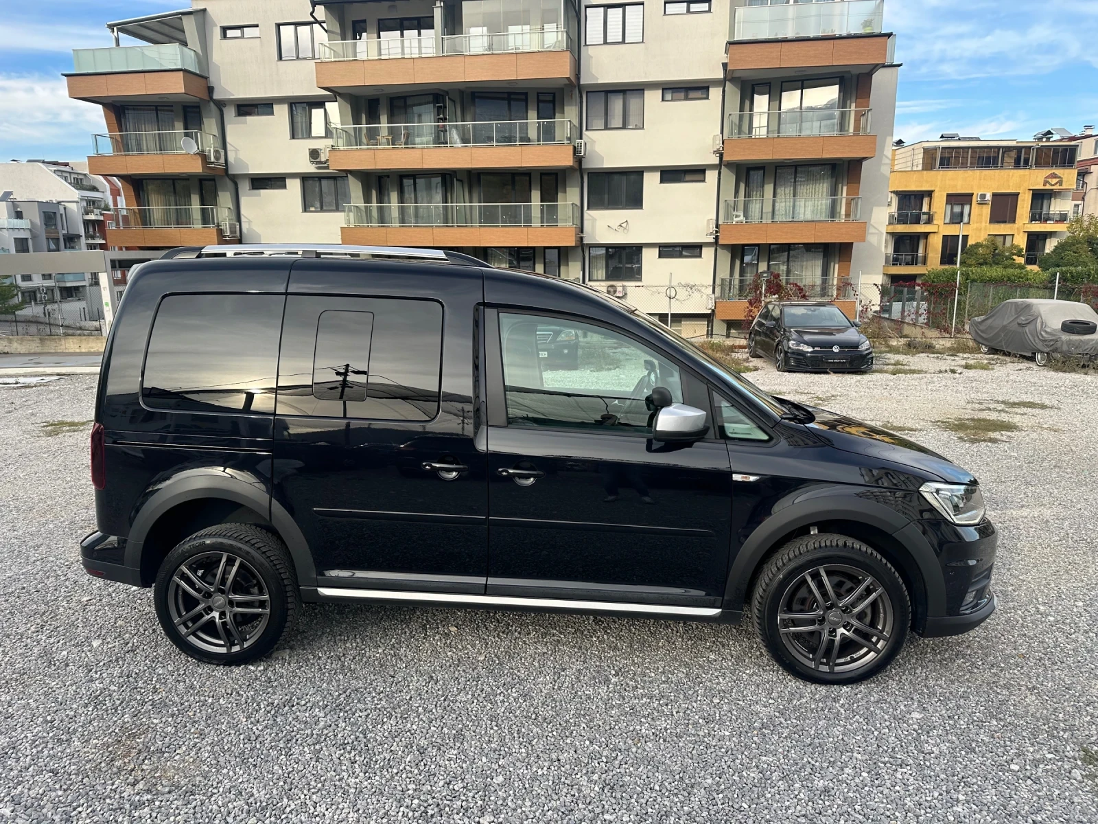 VW Caddy ALLTRACK 4х4 АВТОМАТИК Distronic Kamera - изображение 4