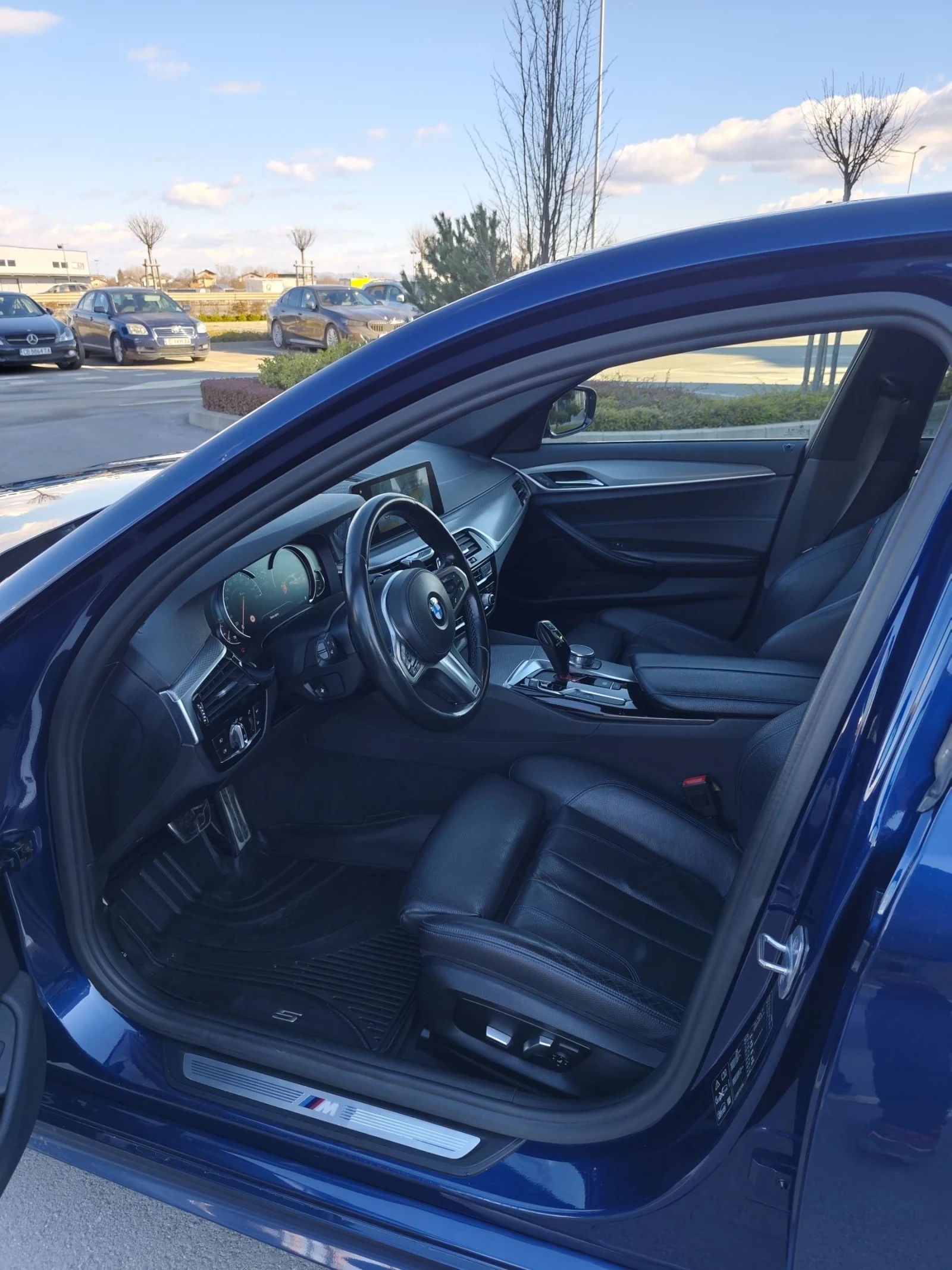 BMW 530 D XDrive M PACK head up УНИКАЛЕН ТОП!!!, снимка 14 - Автомобили и джипове - 53624598